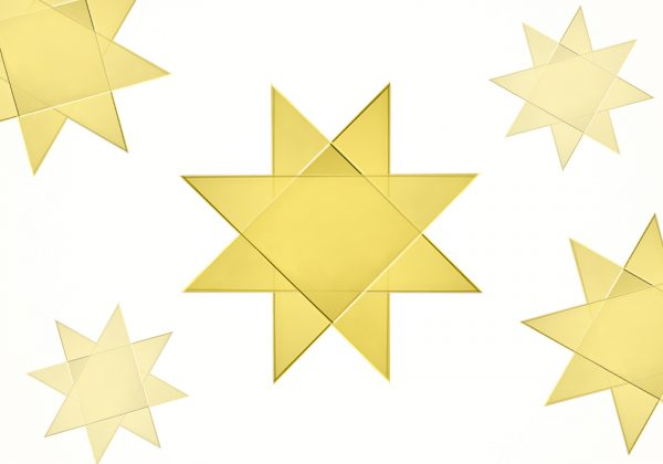 stella gialla di vetri sovrapposti